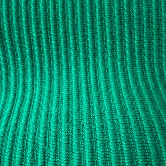 Green Ribbed Crop Top - Picture 7 of 9